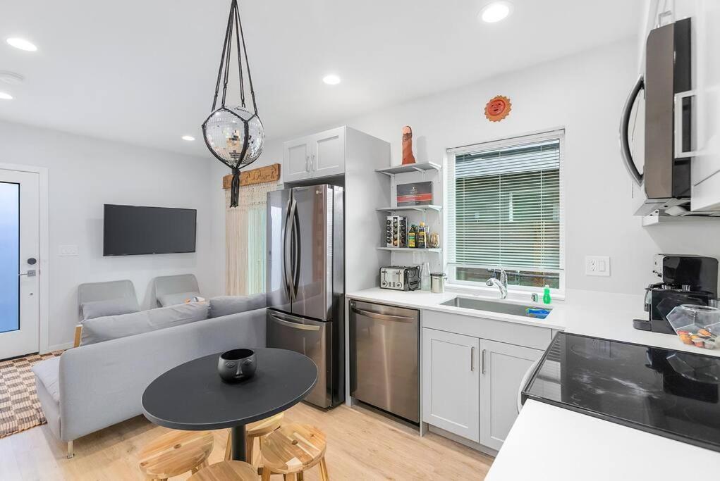 The Sweetest Suite - 91 Walkscore! 西雅图 外观 照片